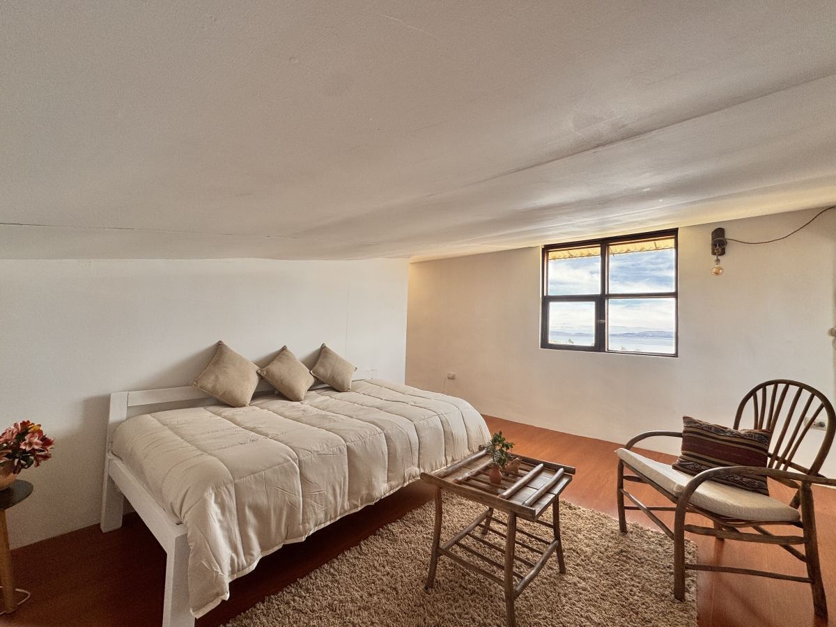 Schlafzimmer mit Fenster